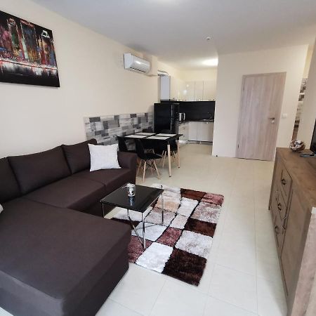 Къмпинг Градина - Апартамент С Две Спални В К-С Черноморска Звезда Apartment เชอร์โนโมเรทส์ ภายนอก รูปภาพ