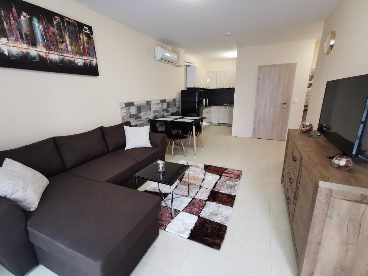 Къмпинг Градина - Апартамент С Две Спални В К-С Черноморска Звезда Apartment เชอร์โนโมเรทส์ ภายนอก รูปภาพ