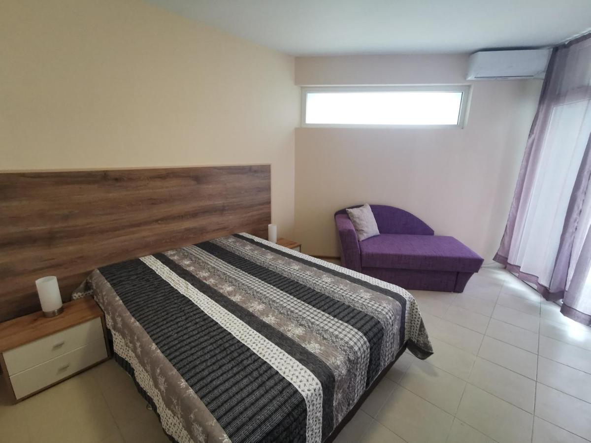 Къмпинг Градина - Апартамент С Две Спални В К-С Черноморска Звезда Apartment เชอร์โนโมเรทส์ ภายนอก รูปภาพ